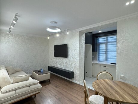 Gənclikdə 3 otaqlı köhnə tikili mənzil satılır, 55 m², 199 500 AZN, şəkil 2 / 10