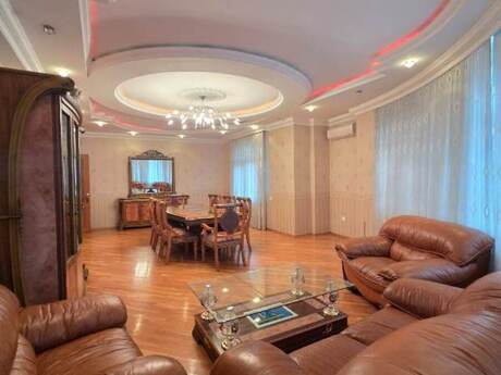 3 otaq · 133 m²