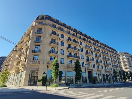 3 otaq · 135 m² · 3/7 mərtəbə, Ağ şəhər