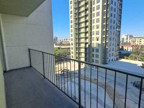3-room new-build apartment for sale in Parktown Residence, 74 m², 318 000 AZN, photo 2 / 12
