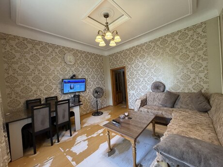 Bakıxanovda 2 otaqlı köhnə tikili mənzil satılır, 45 m², 112 000 AZN, şəkil 2 / 12