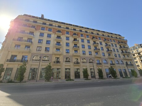 Продаётся 4-комнатная квартира в новостройке, Ağ şəhər, 153 м², 658 000 AZN, фото 2 / 12