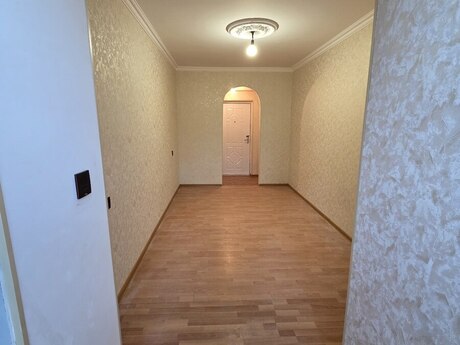 Продаётся 1-комнатная квартира в старом фонде, 8-ci mikrorayon, 18 м², 74 000 AZN, фото 3 / 12