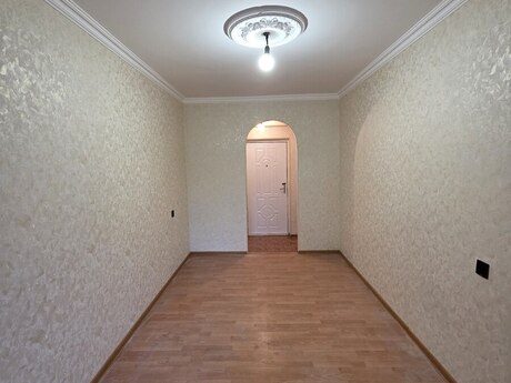 Продаётся 1-комнатная квартира в старом фонде, 8-ci mikrorayon, 18 м², 74 000 AZN, фото 4 / 12