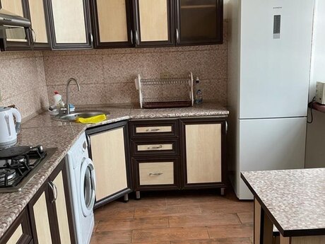Şıxovda 4 otaqlı həyət evi kirayə verilir, 160 m², 2 500 AZN/ay, şəkil 4 / 12