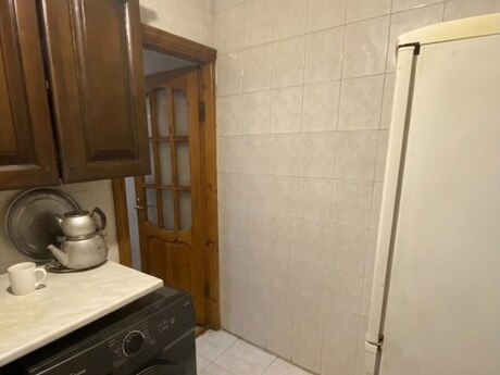 Продаётся 3-комнатная квартира в старом фонде, Bakmil, 70 м², 190 000 AZN, фото 5 / 12