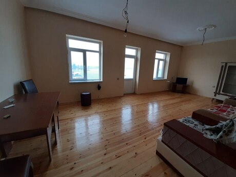 Bayılda 6 otaqlı həyət evi satılır, 150 m², 97 000 AZN, şəkil 2 / 12