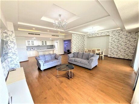 3 otaqlı mənzil, 180 m², Üzeyir Hacıbəyov küç., 3 500 AZN