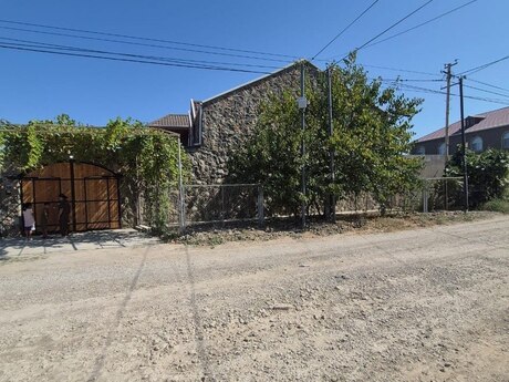 6 otaq · 260 m² · 1/1 mərtəbə, Saray