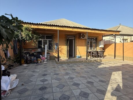 4 rooms · 300 m²