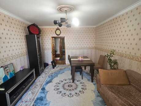 Əhmədlidə 3 otaqlı köhnə tikili mənzil satılır, 64 m², 140 000 AZN, şəkil 2 / 12