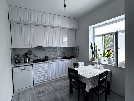 Binədə 4 otaqlı həyət evi satılır, 110 m², 105 000 AZN, şəkil 4 / 12