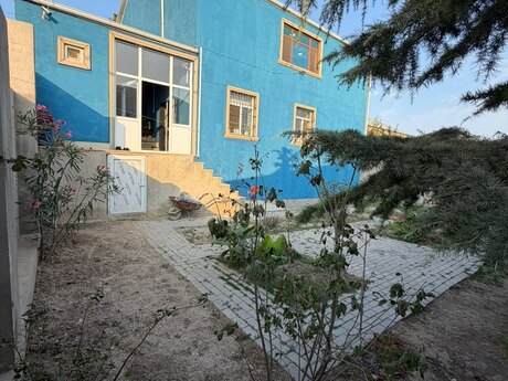 6 rooms · 240 m²