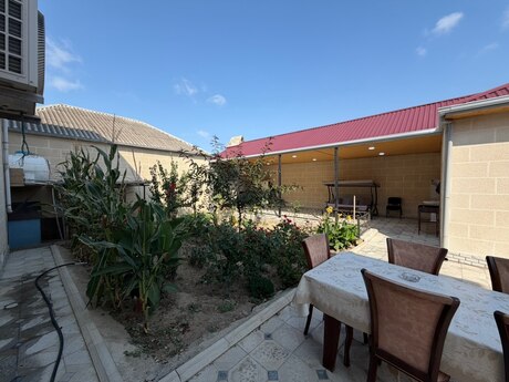 Binəqədidə 7 otaqlı həyət evi satılır, 200 m², 184 900 AZN, şəkil 2 / 12