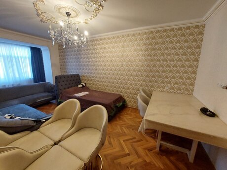 4 otaq · 100 m² · 1/5 mərtəbə, Bakıxanov