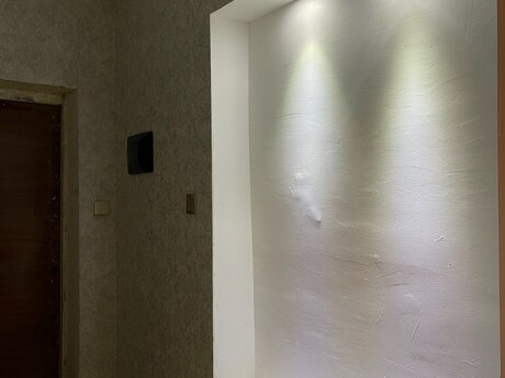 Neftçilərdə 1 otaqlı köhnə tikili mənzil satılır, 40 m², 100 000 AZN, şəkil 5 / 12