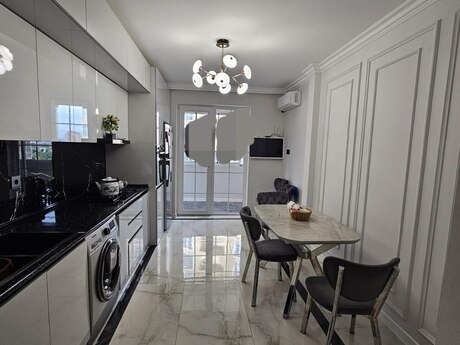 Azadlıq Prospektidə 5 otaqlı köhnə tikili mənzil satılır, 130 m², 350 000 AZN, şəkil 4 / 12
