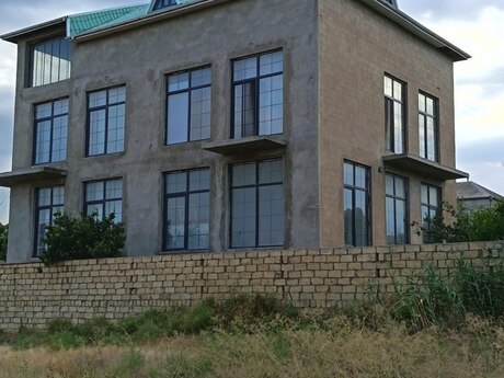6 rooms · 600 m²