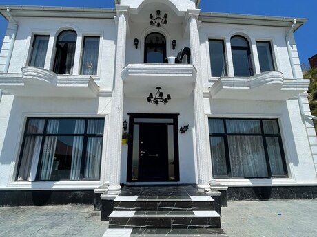 5 rooms · 200 m² · floor 1/1, Badamdar