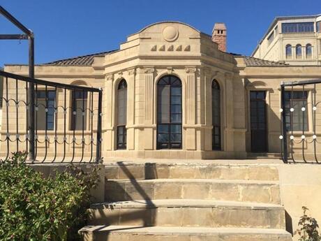 Şıxovda 4 otaqlı həyət evi kirayə verilir, 200 m², 2 000 AZN/ay, şəkil 2 / 11