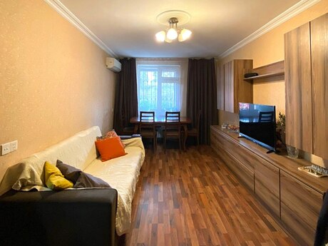 8 Noyabrda 2 otaqlı köhnə tikili mənzil satılır, 48 m², 165 000 AZN, şəkil 4 / 12