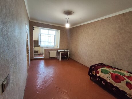 7-ci mikrorayonda 2 otaqlı köhnə tikili mənzil satılır, 35 m², 106 000 AZN, şəkil 2 / 8