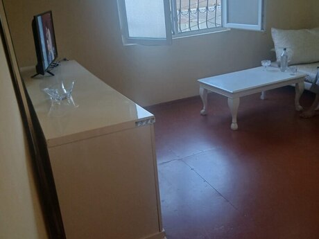1 otaqlı ev, 40 m², Cövdət Hacıyev küç., 250 AZN