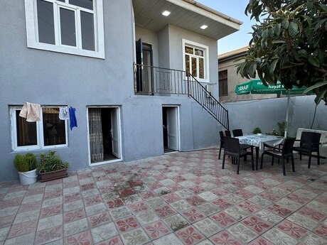 4 rooms · 250 m²