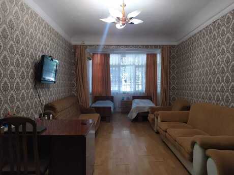 2 otaq · 50 m² · 1/5 mərtəbə, Neftçilər