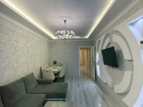Yeni Günəşlidə 5 otaqlı köhnə tikili mənzil satılır, 120 m², 240 000 AZN, şəkil 3 / 12