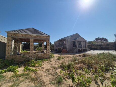 8 rooms · 200 m²