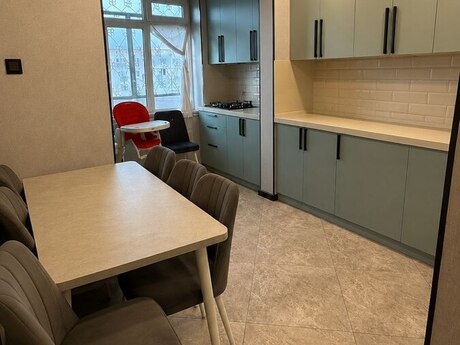 Əhmədlidə 2 otaqlı köhnə tikili mənzil satılır, 65 m², 160 000 AZN, şəkil 2 / 8