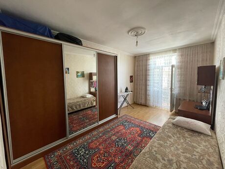 Ağ şəhərdə 3 otaqlı köhnə tikili mənzil satılır, 90 m², 295 000 AZN, şəkil 3 / 11