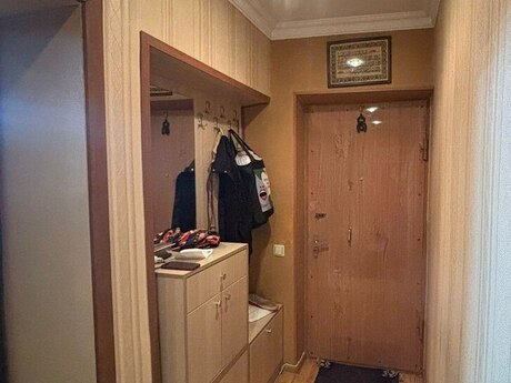 Neftçilərdə 3 otaqlı köhnə tikili mənzil satılır, 85 m², 180 000 AZN, şəkil 2 / 12