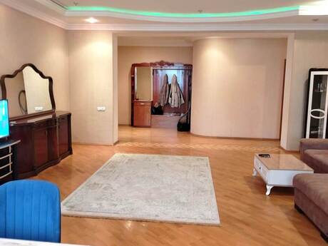 28 Mayda 3 otaqlı yeni tikili mənzil kirayə verilir, 145 m², 1 250 AZN/ay, şəkil 2 / 12