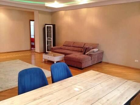 28 Mayda 3 otaqlı yeni tikili mənzil kirayə verilir, 145 m², 1 250 AZN/ay, şəkil 3 / 12