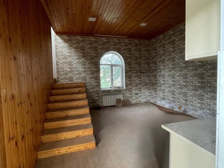 4 otaq · 95 m²