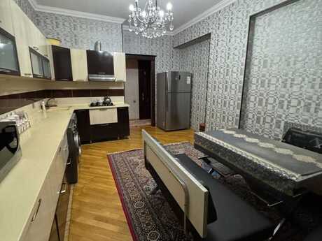 4-room new-build apartment for sale in Emerald Palace, 136 m², 448 000 AZN, photo 2 / 8