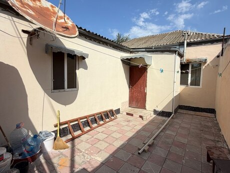 3-комн. · 150 m²