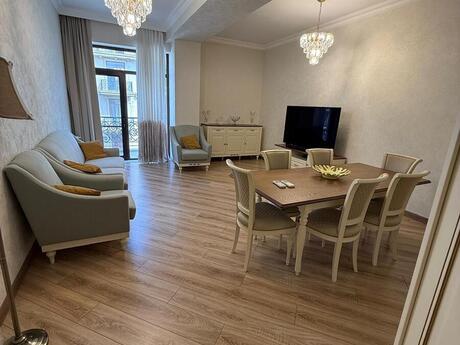 Ağ şəhərdə 4 otaqlı yeni tikili mənzil kirayə verilir, 160 m², 2 600 AZN/ay, şəkil 3 / 12