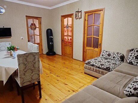Binəqədidə 5 otaqlı həyət evi satılır, 113 m², 150 000 AZN, şəkil 2 / 12