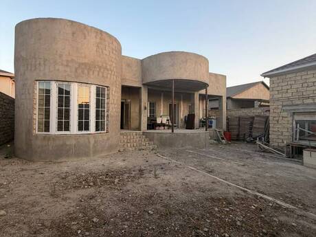 5 otaq · 200 m² · 1/1 mərtəbə, Qala