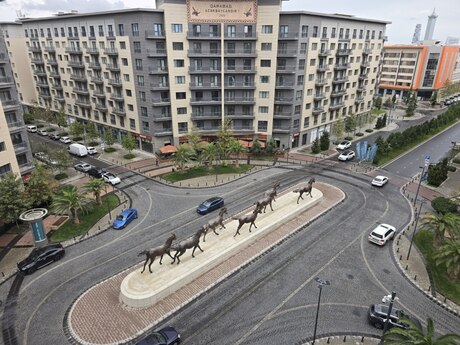 5 otaq · 245 m² · 7/8 mərtəbə, Ağ şəhər
