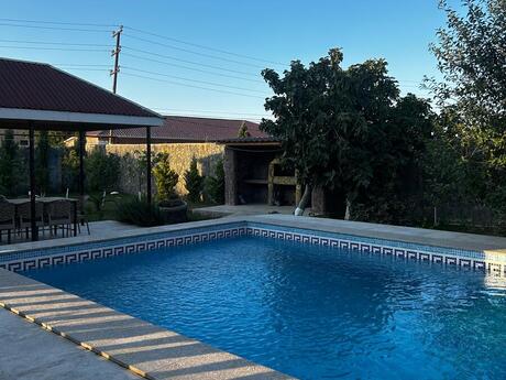 4 otaq · 140 m² · 1/1 mərtəbə, Buzovna