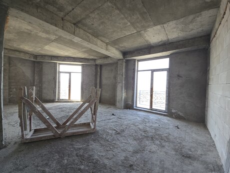 Ağ şəhərdə 3 otaqlı yeni tikili mənzil satılır, 136 m², 585 000 AZN, şəkil 2 / 12