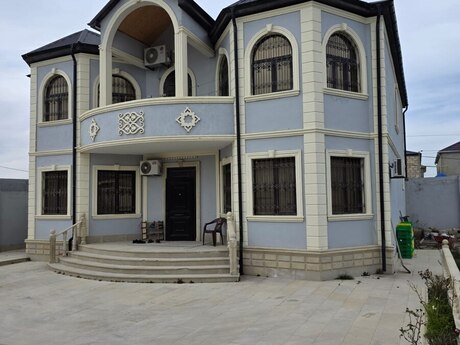 9 otaqlı ev, 300 m², Ramana, 370 000 AZN