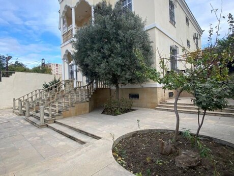 9 rooms · 500 m²