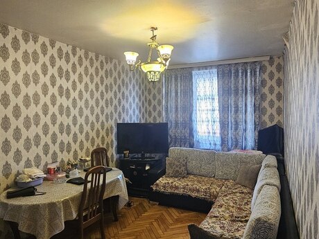Azadlıq Prospektidə 5 otaqlı köhnə tikili mənzil satılır, 130 m², 240 000 AZN, şəkil 3 / 12