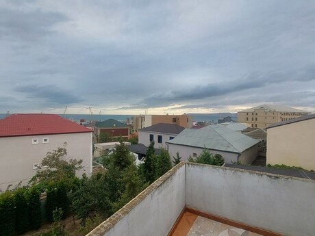 4 rooms · 300 m² · floor 1/1, İbrahim Əbilov küç.