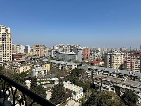 2 otaq · 74 m² · 17/18 mərtəbə, İnşaatçılar